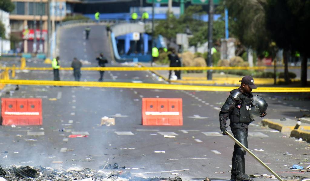 148 policías heridos durante manifestaciones en Quito