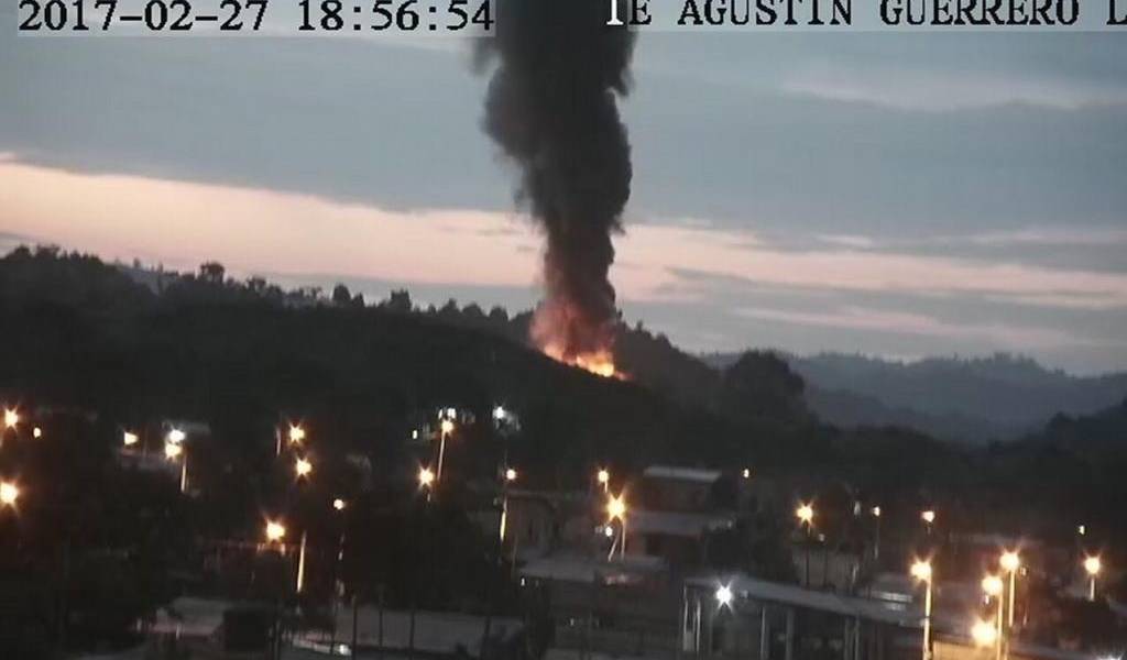 Incendio consume escuela en Cooperativa Sergio Toral en el norte de Guayaquil