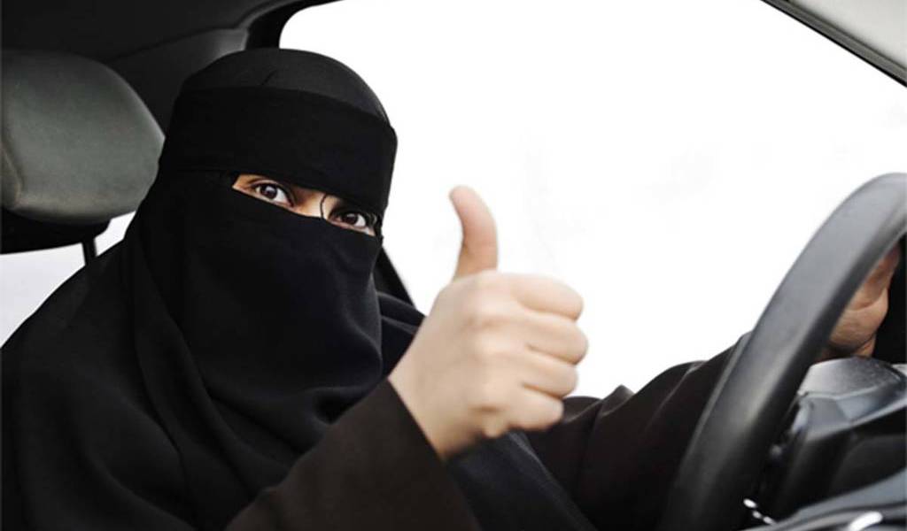 Arabia Saudí rompe un tabú al permitir conducir a las mujeres