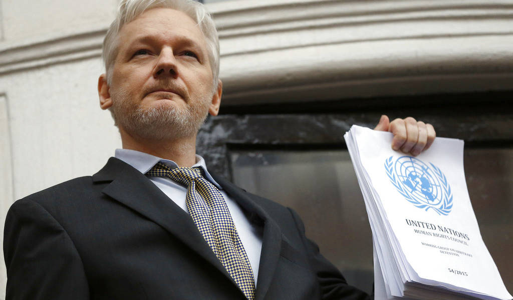 Moreno aclara quién otorgó nacionalidad a Assange