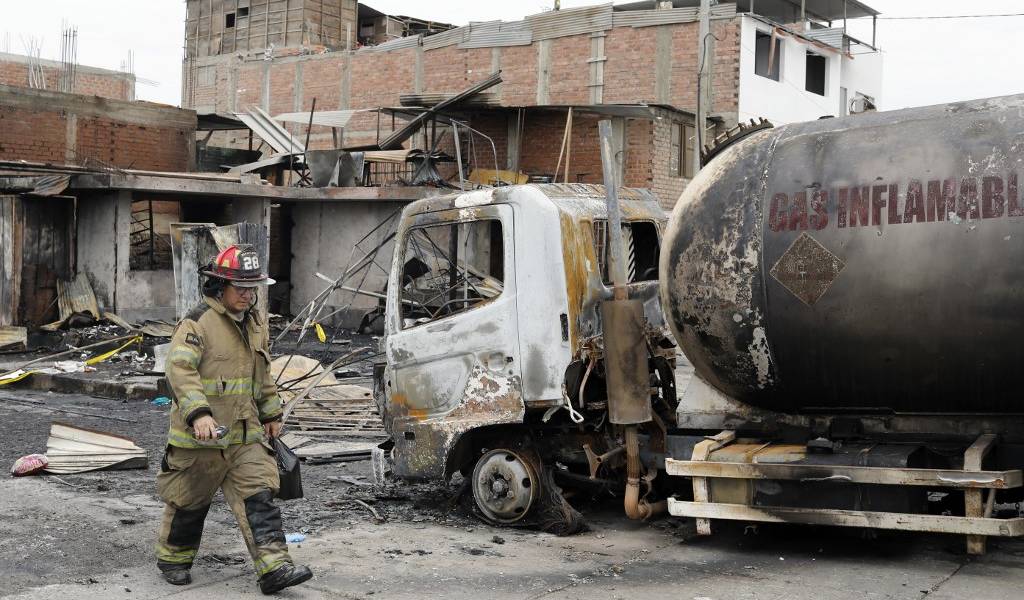Cinco niños fallecidos en explosión de camión con gas licuado en Perú