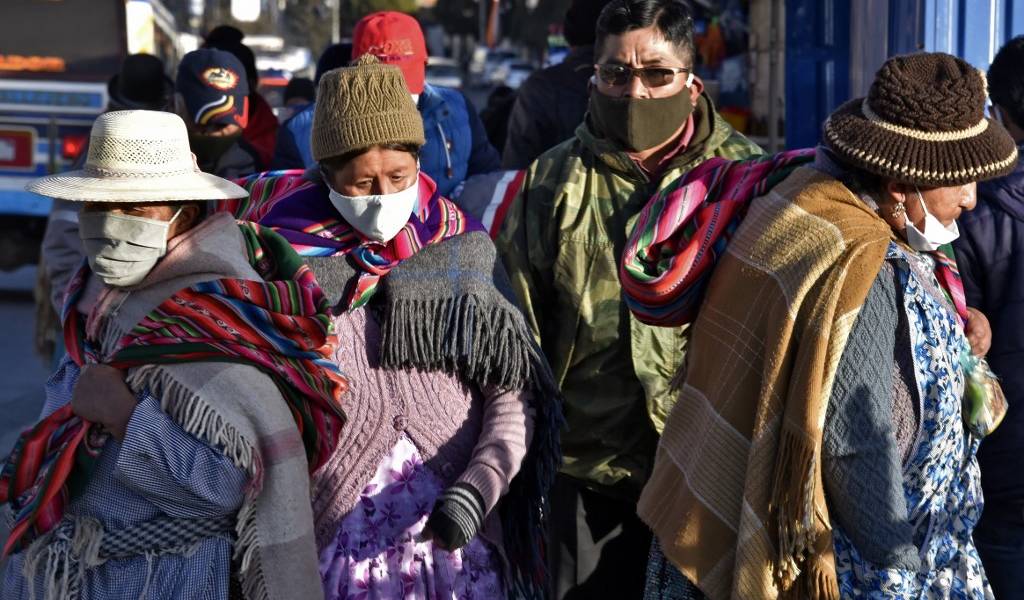 Bolivianos con COVID-19 esconden su enfermedad y causan más contagios