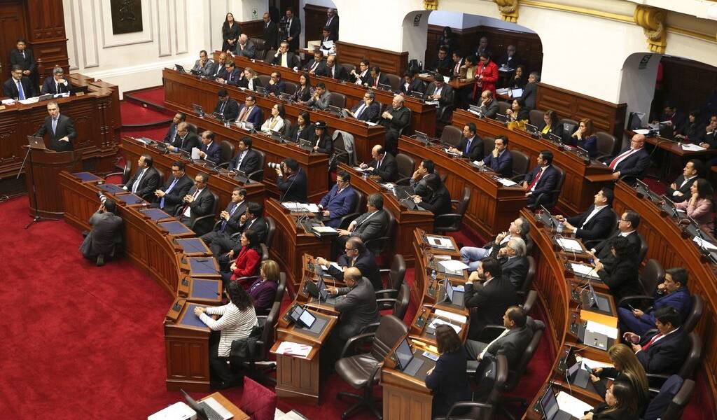 Congreso peruano aprueba moción de confianza