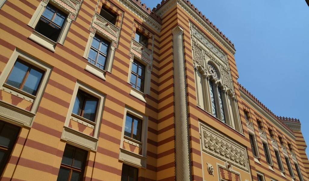 La biblioteca de Sarajevo, una herida abierta 21 años después