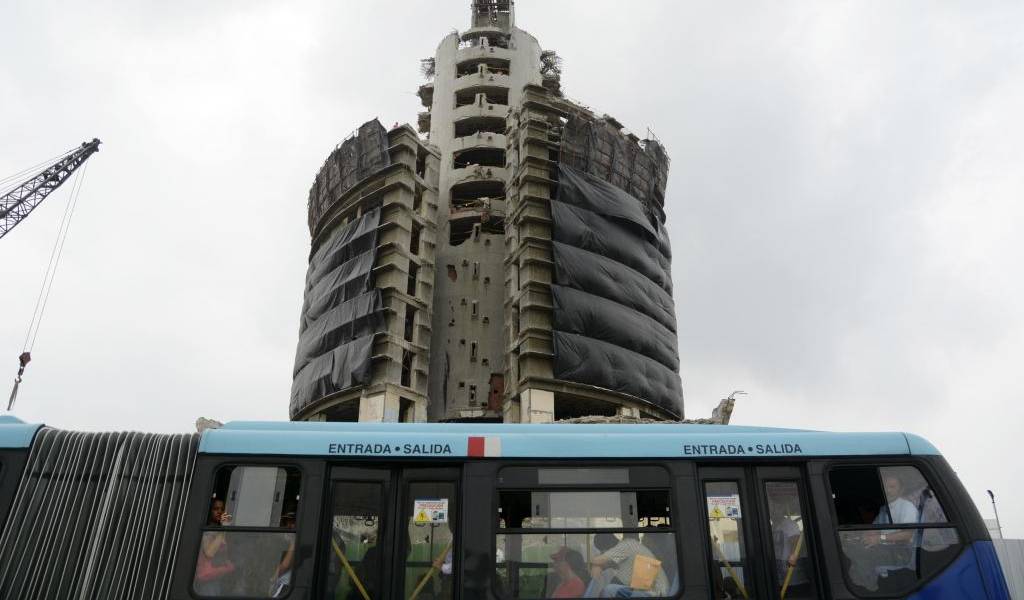 Solo quedan 10 pisos por demoler del edificio del Magap