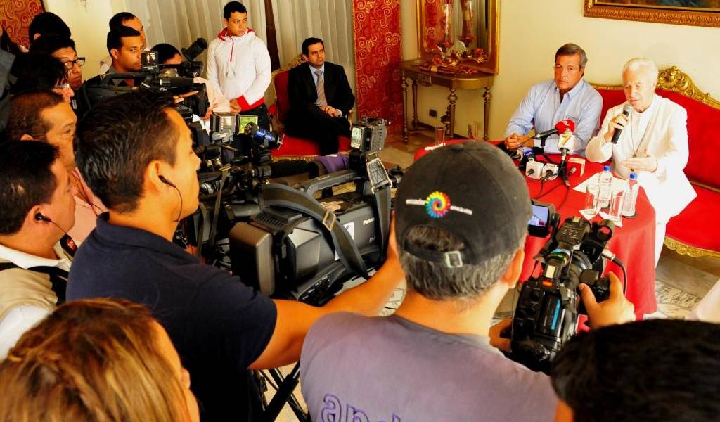 La Prefectura suma su aporte para el mayor éxito de la visita papal a Guayaquil