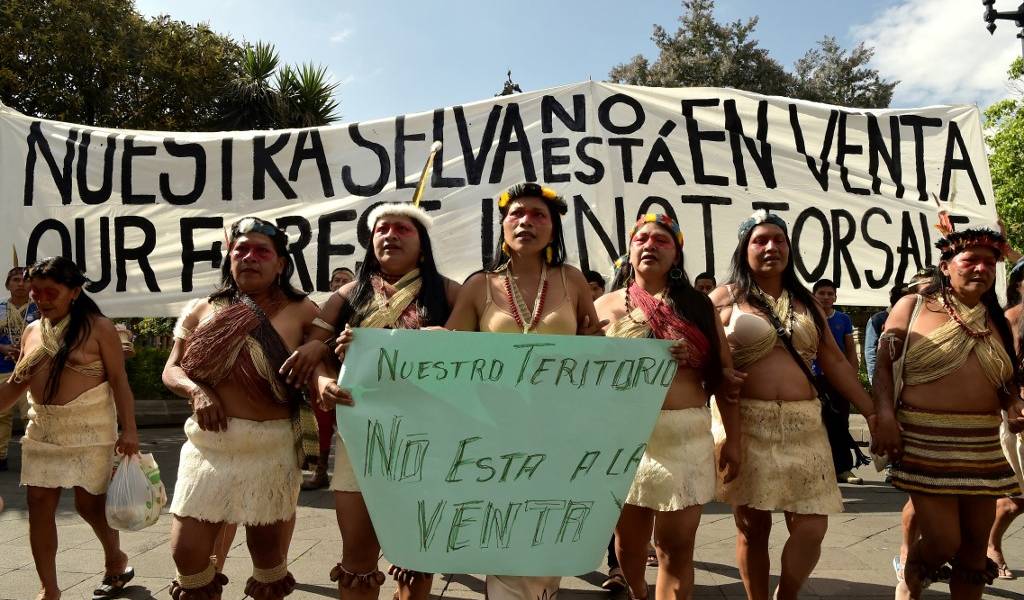 Indígenas waorani protestan en Quito en defensa de fallo