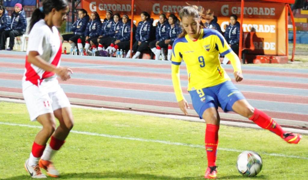 Ecuador vence 1-0 a Perú con agónico gol en Copa América femenina