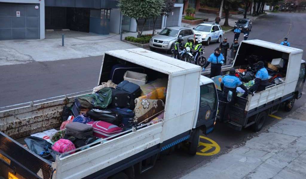 79 extranjeros trasladados de afueras de Acnur en Quito