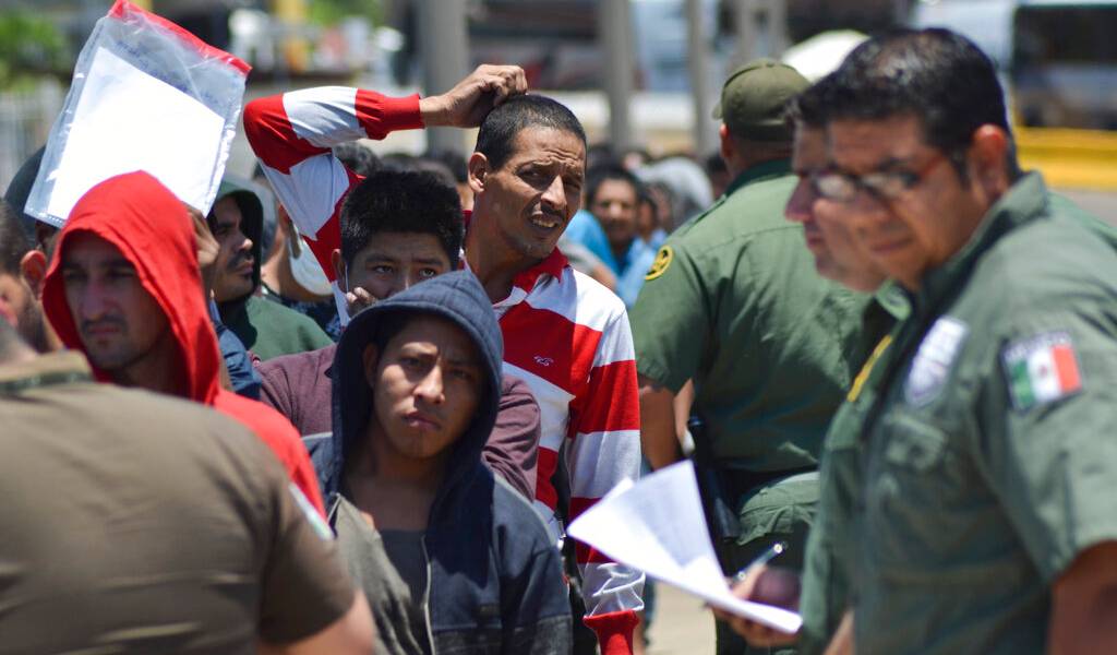 Trump es autorizado a usar fondos militares para muro