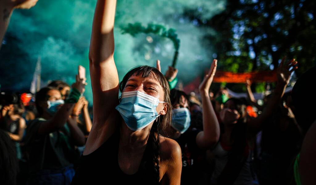 Ley de aborto ya se trata en el Senado argentino tras aprobarla Diputados