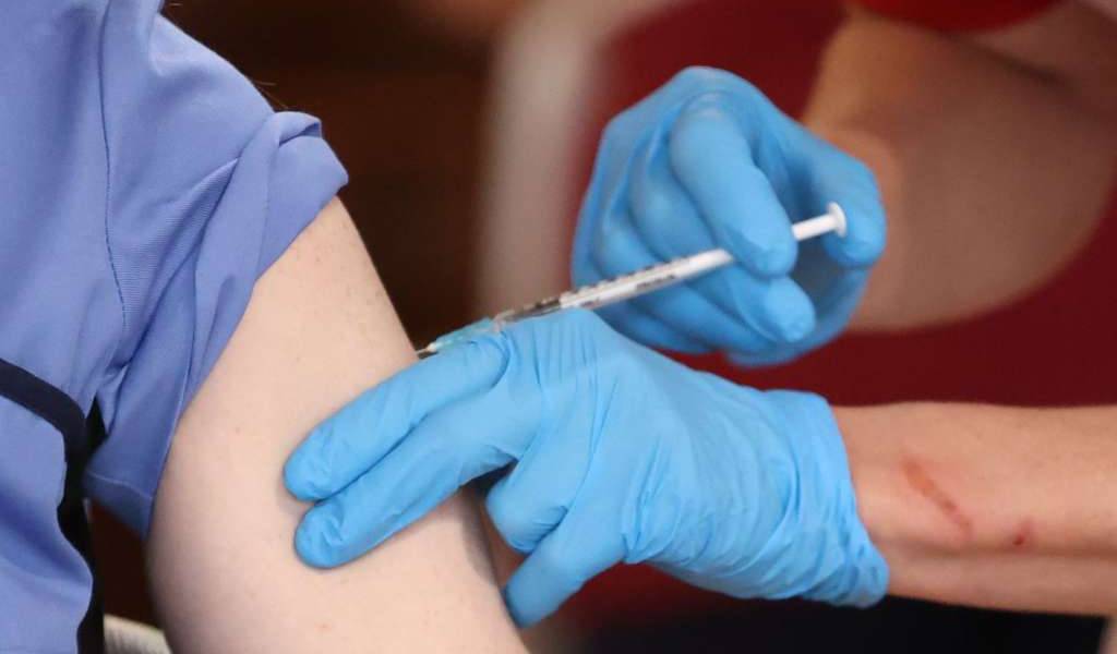 Ecuador recibirá 86.000 vacunas en la primera fase, dice Moreno