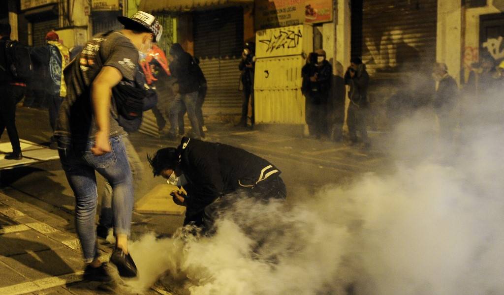 20 heridos en violentas protestas en Cochabamba, Bolivia