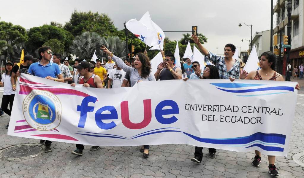 Grupo de universitarios quiere nueva directiva en la FEUE