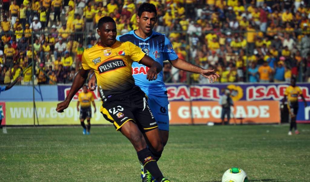 El &#039;Toro&#039; vuelve a casa, Luis Miguel Escalada firmó con Emelec