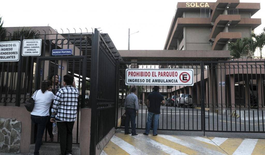 Policía dice que investigará a varias personas por asalto a Solca