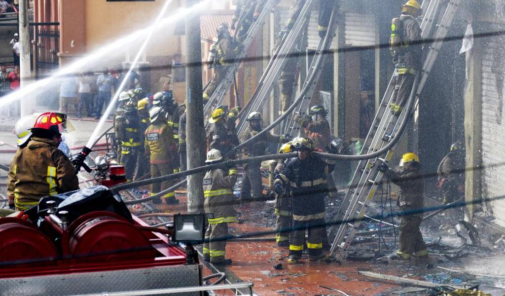 Se retoman actividades en Bahía Mall tras incendio, investigación sigue