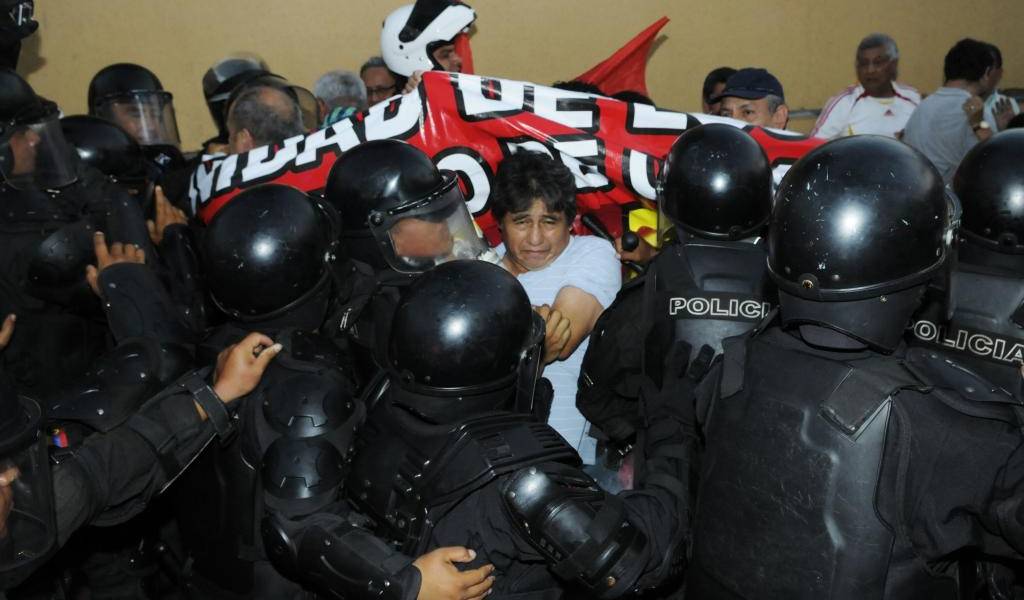 Marchas contra el Gobierno terminan con algunos incidentes