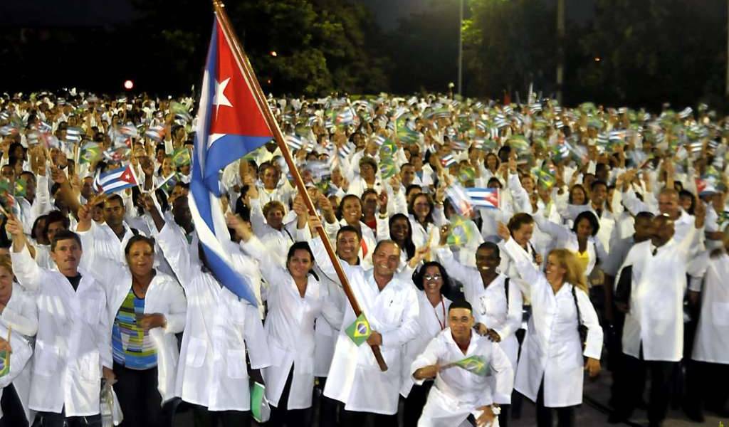 Cuba responde a Bolsonaro y retira sus médicos de Brasil