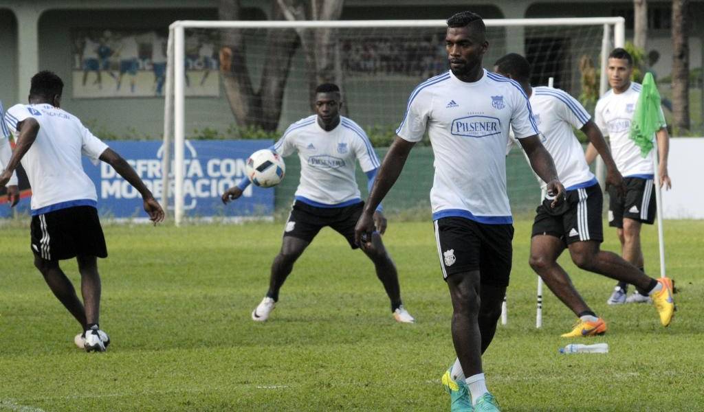 Arias arma el once de Emelec con el retorno de Gabriel Achilier