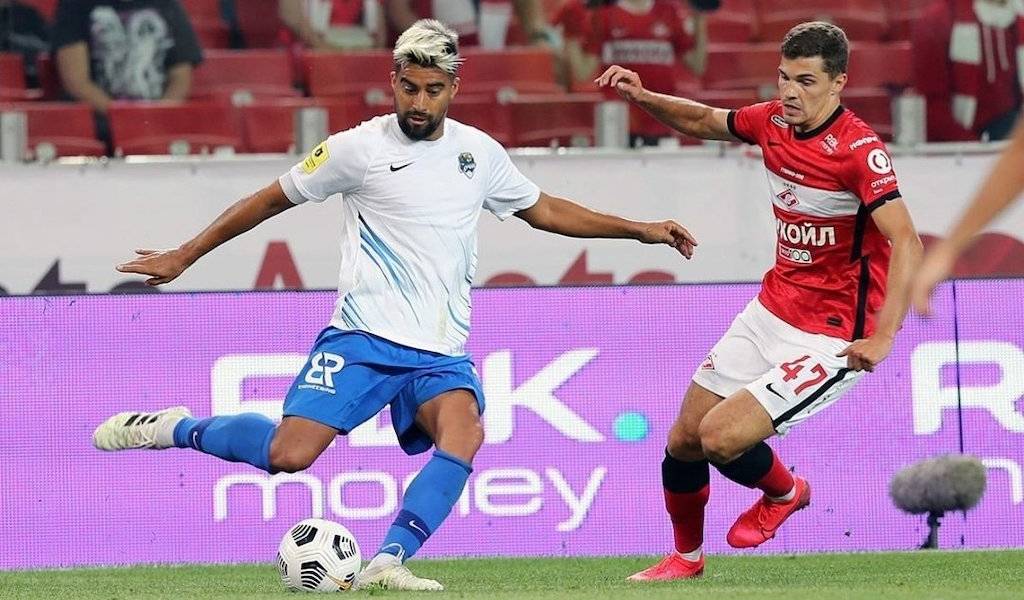 Cristhian Noboa marca de penal en Rusia