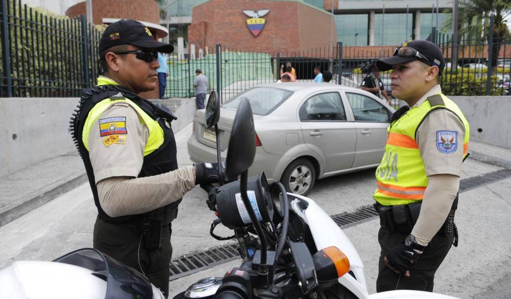 Allanan edificio de la Federación Ecuatoriana de Fútbol