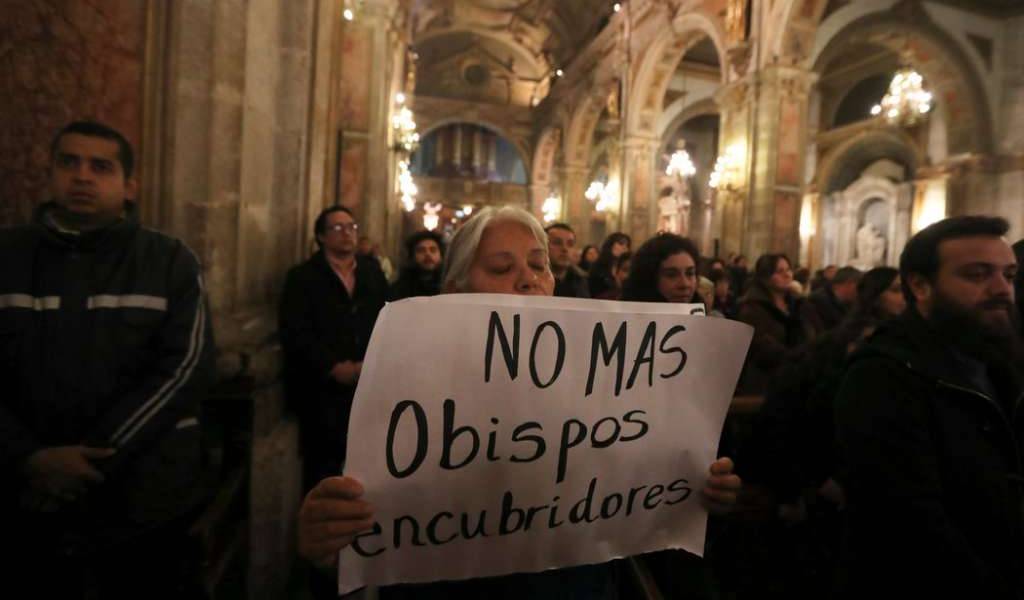 Iglesia chilena se vuelve a remecer tras denuncia de violación en Catedral