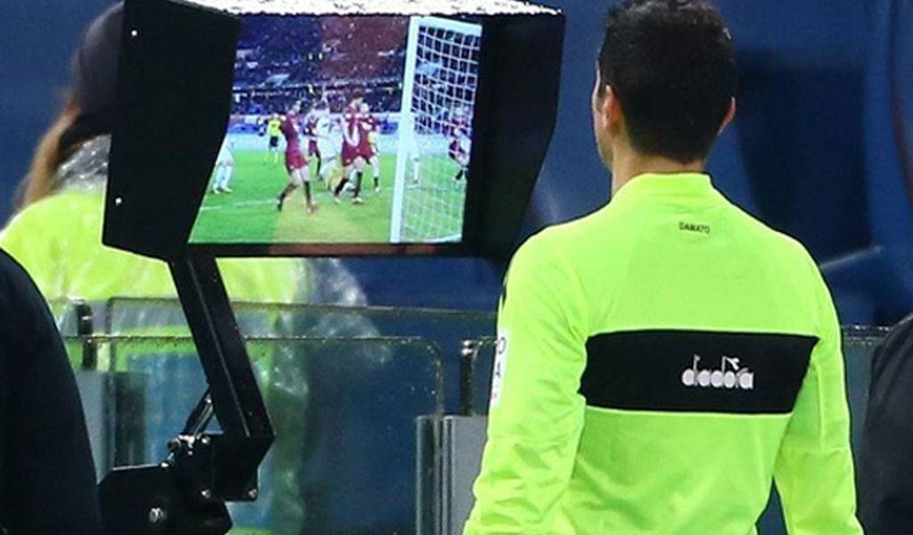 Los árbitros ecuatorianos FIFA están capacitados para el VAR