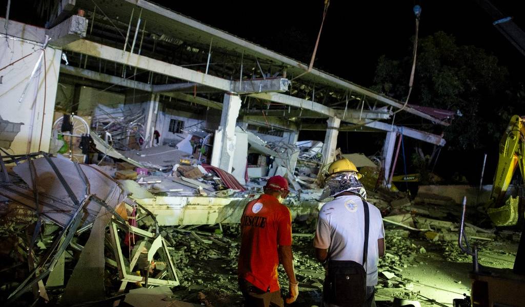 Filipinas: buscan supervivientes de sismo