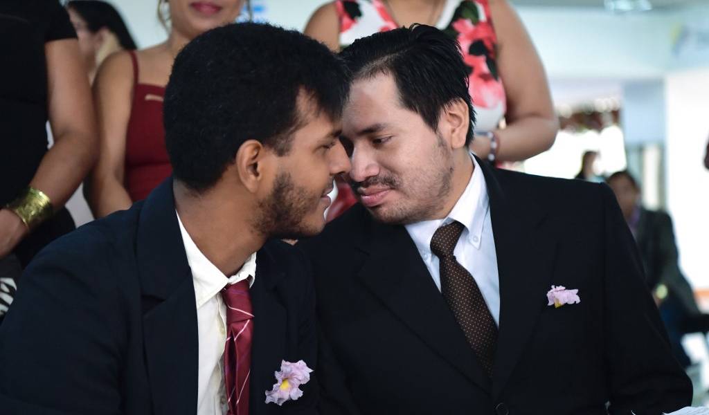 Primer matrimonio entre dos hombres se celebró en Guayaquil