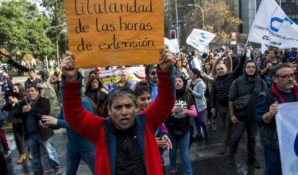 Chile: multitudinaria marcha contra Piñera