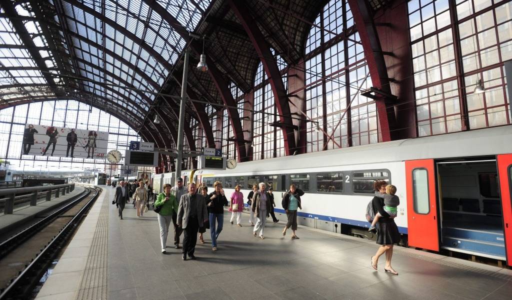 Bélgica: evacúan estación de tren por amenaza de bomba