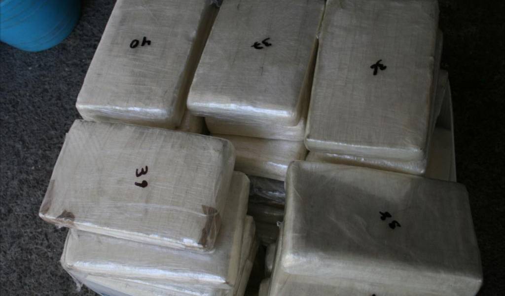 Policía decomisa 140 kilos de cocaína que iban con destino a Chile