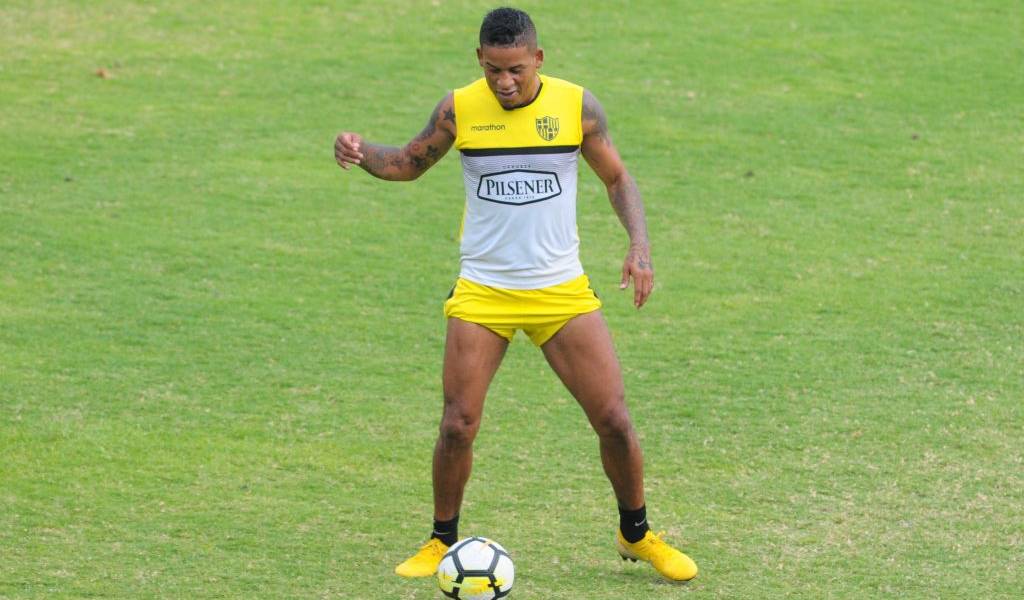 Arroyo reclama ocho millones de dólares a Barcelona