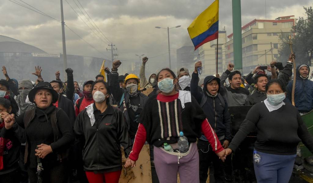 Comienza la limpieza de escombros en Quito