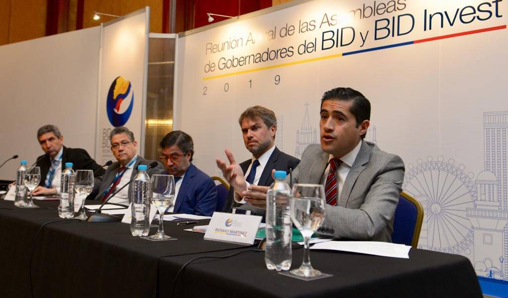 Hablar del alza del IVA es &quot;anticipado&quot;, dice Martínez