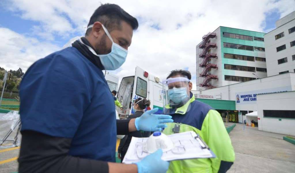 Enfermeros de Ecuador convocan a la ciudadanía a &#039;cacerolazo&#039; de apoyo a su labor