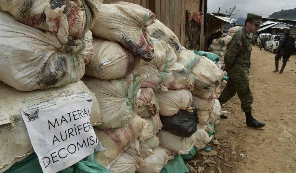 Ecuador, entre la minería a gran escala y la ilegal