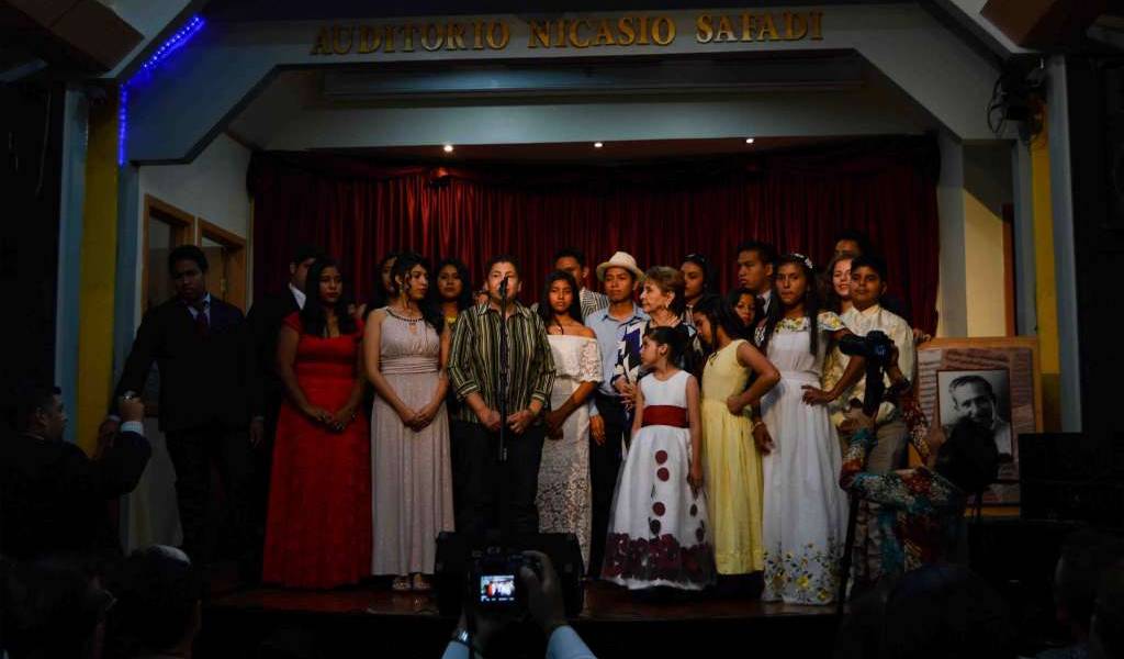 19 estudiantes revivieron las emociones del pasillo en su día nacional