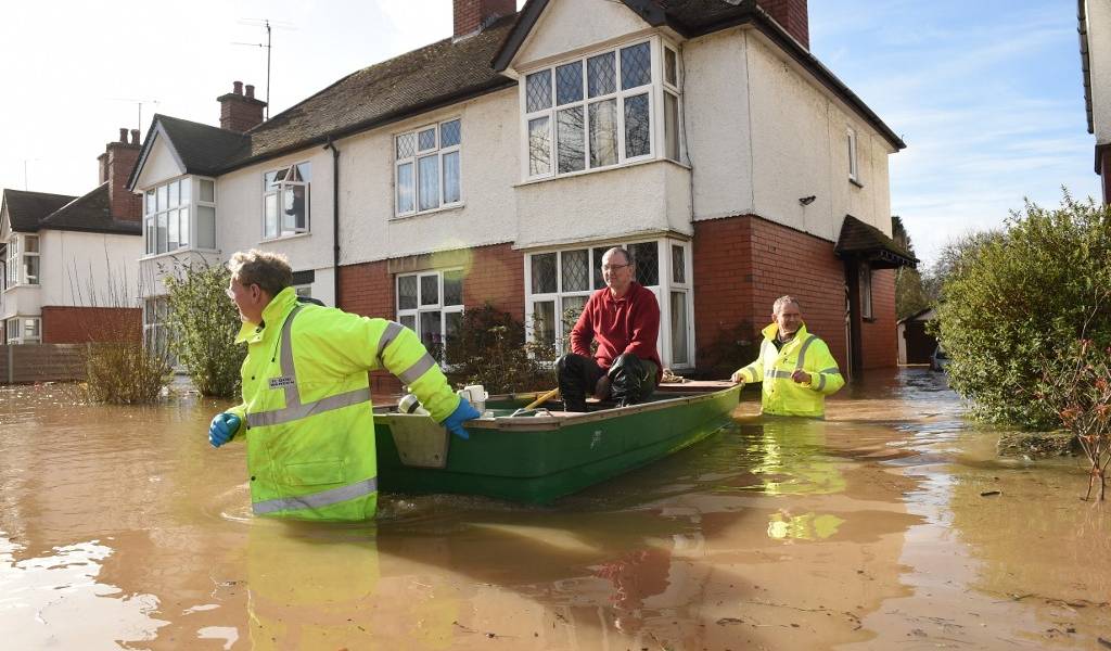 Inundaciones en el Reino Unido por tormenta Dennis