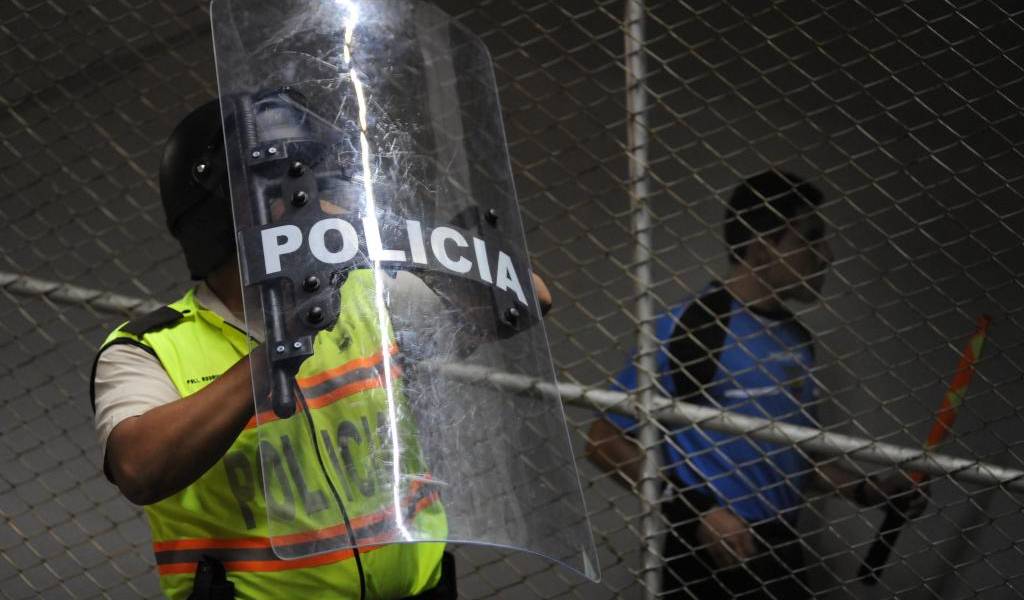 También se aplica la restricción de banderas y bombos para el partido Ecuador-Uruguay