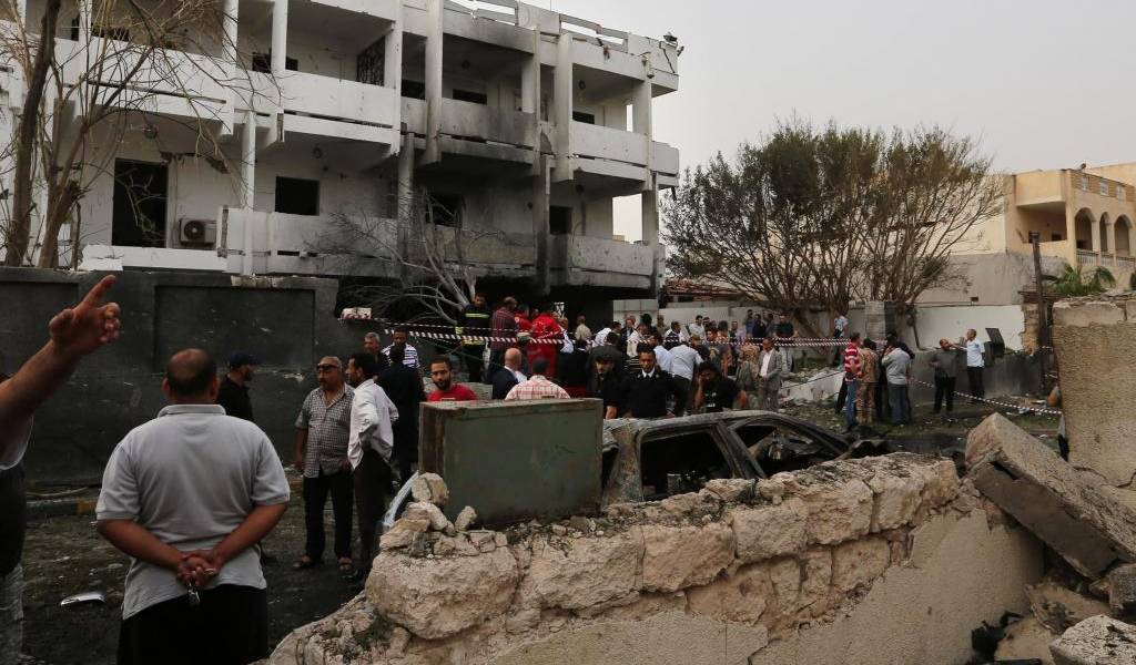 Decenas de muertos y heridos en un atentado contra la policía en Libia