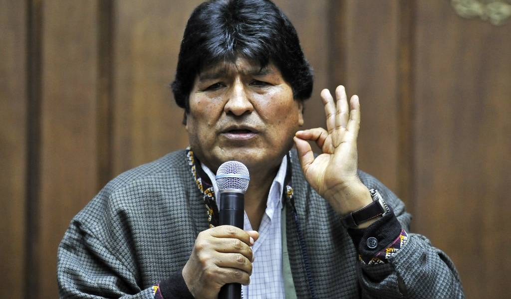 Evo Morales deja México y realiza &quot;viaje temporal&quot; a Cuba