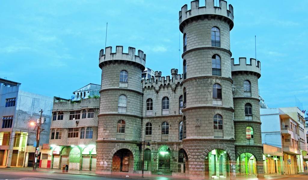 La historia de Castillo Ala-Vedra y Tama