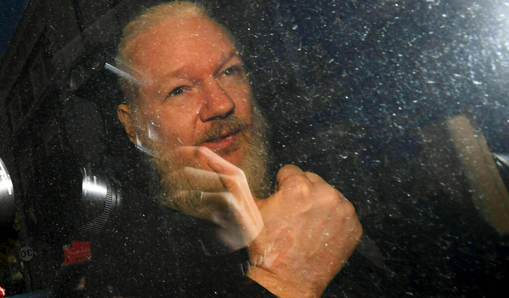 117 médicos señalan que Assange está sufriendo &quot;tortura psicológica&quot;