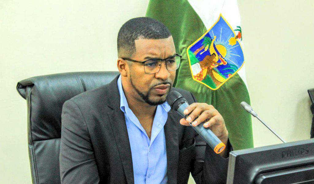 Frickson Erazo reclamó que le quitaran resguardo policial tras renunciar a la Gobernación de Esmeraldas