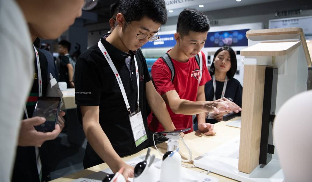 Huawei lanza en China su primer televisor inteligente