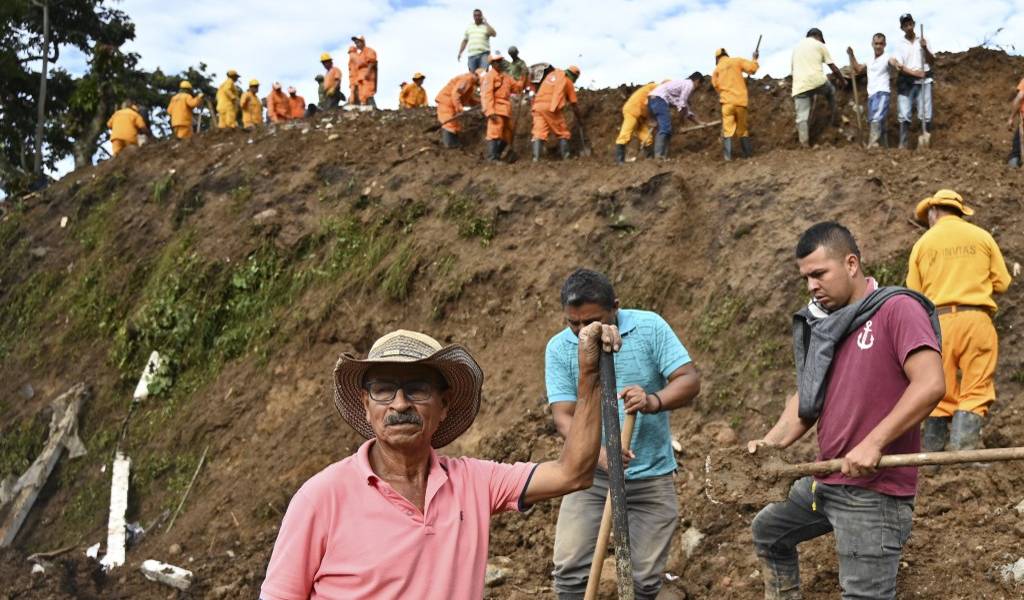 Al menos 17 muertos por deslave en Colombia