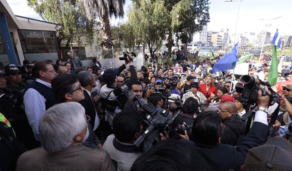 Vicepresidente Glas rinde versión sobre caso Odebrecht entre incidentes