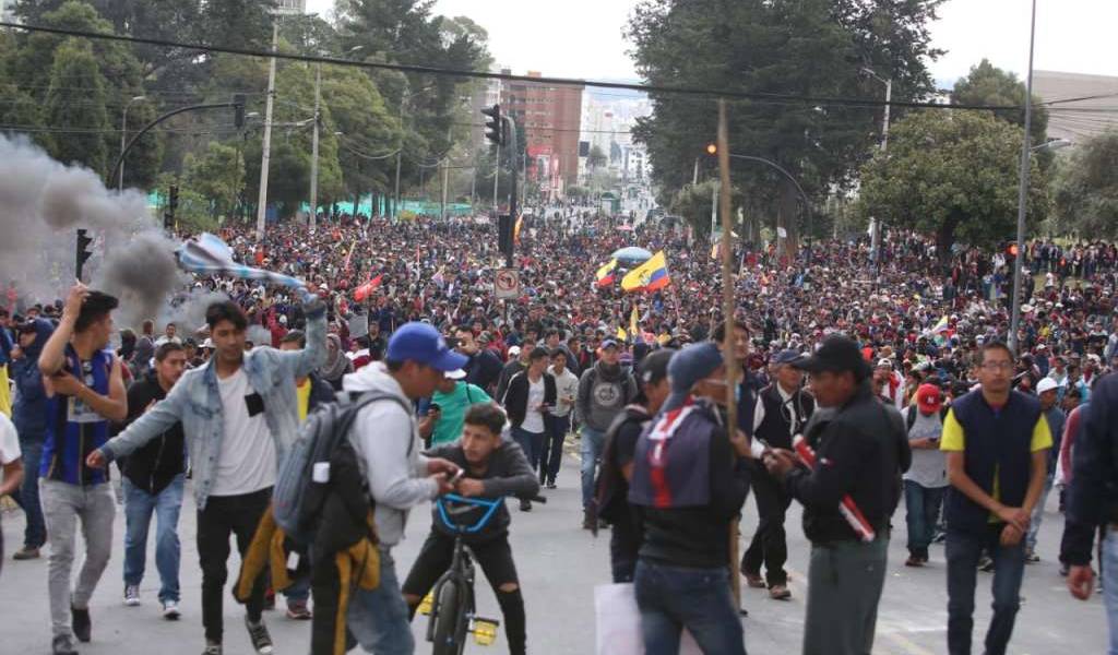Indígenas presionan al Gobierno desde el centro de Quito